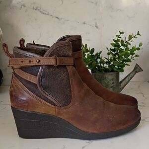 UGG Brown Leather Wedge Boots